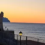 In Piazzetta A Nervi
