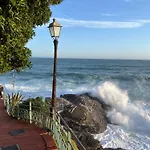 In Piazzetta A Nervi