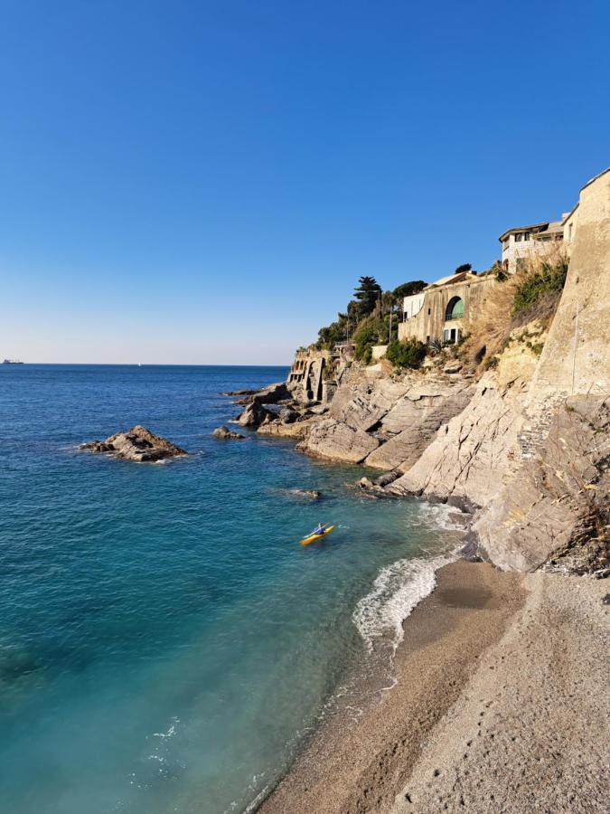 In Piazzetta A Nervi