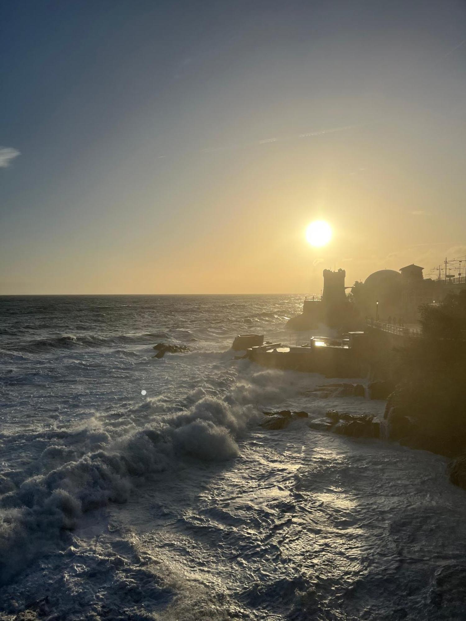 In Piazzetta A Nervi *