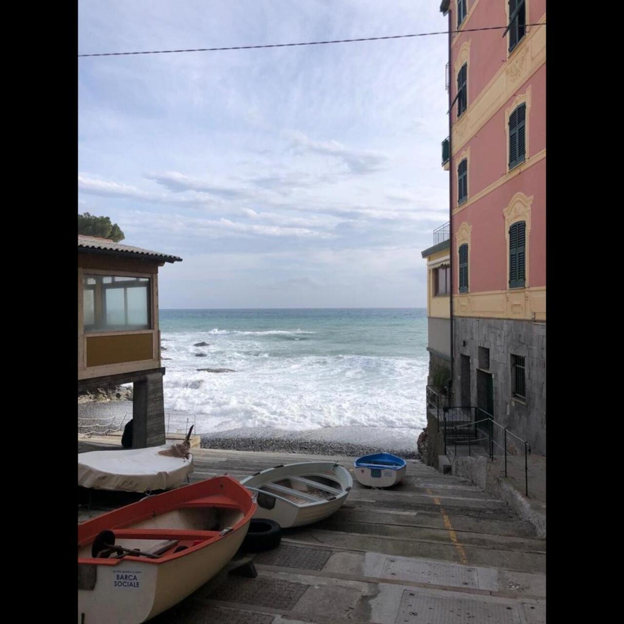 In Piazzetta A Nervi Genua